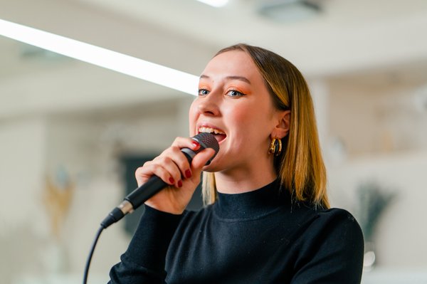 Découvrez les cours de chant personnalisés à votre rythme